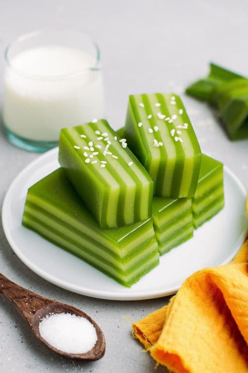 Banh Da Lon (Vietnamese Steamed Layer Cake)