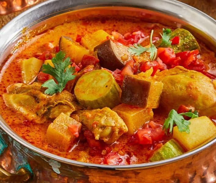 Saloona (Arabic Vegetable and Meat Broth)
