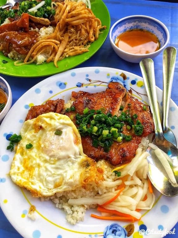Com Tam (Vietnamese Broken Rice with Grilled Pork)