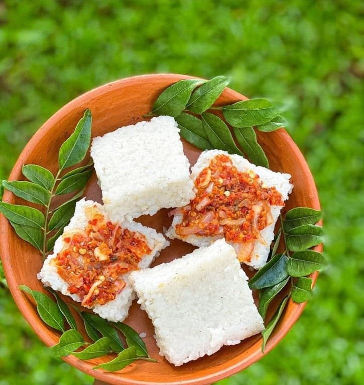 Traditional Sri Lankan Kiribath (Milk Rice)