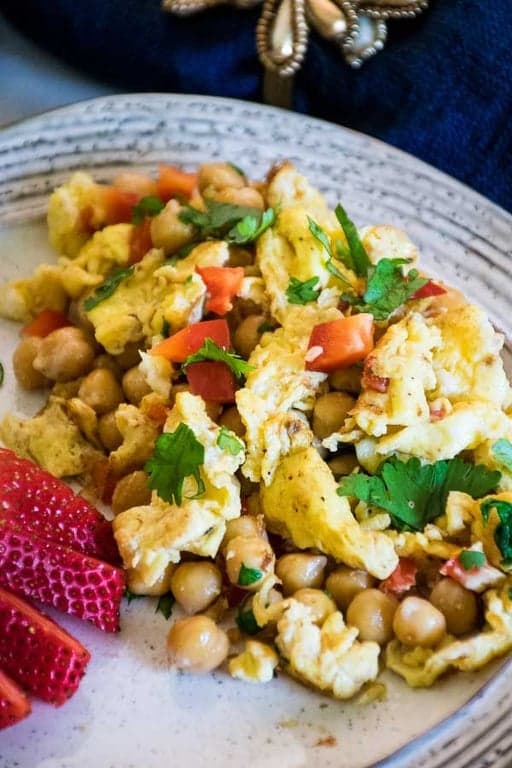 Garlic-Cilantro Scrambled Eggs
